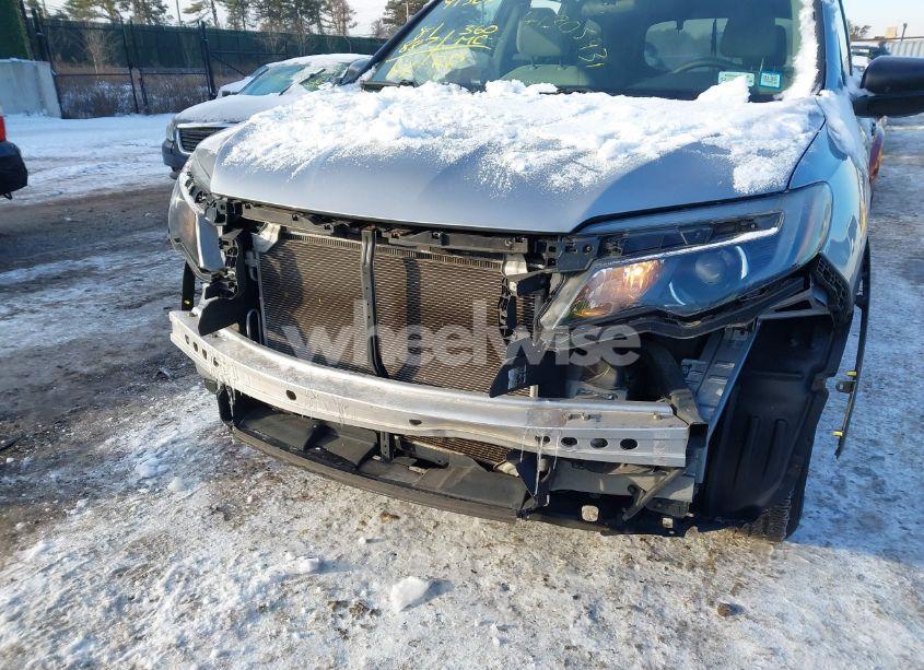 Photo 6 of 2018 Honda Pilot LX (VIN 5FNYF6H12JB064996)