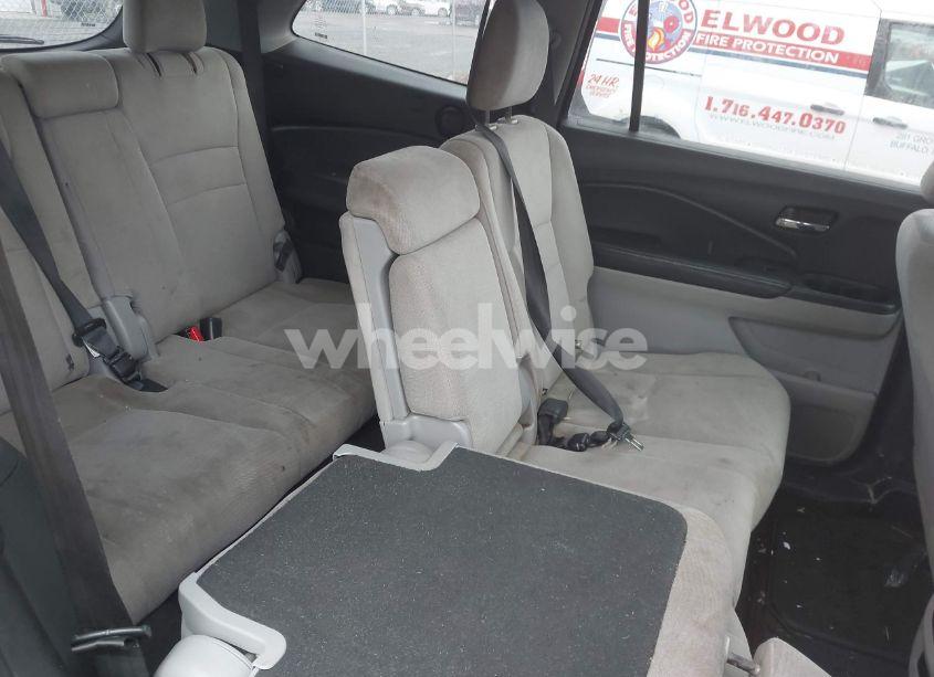 Photo 8 of 2016 Honda Pilot LX (VIN 5FNYF6H13GB061503)