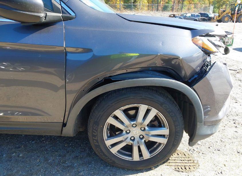 Photo 18 of 2016 Honda Pilot LX (VIN 5FNYF6H13GB079158)