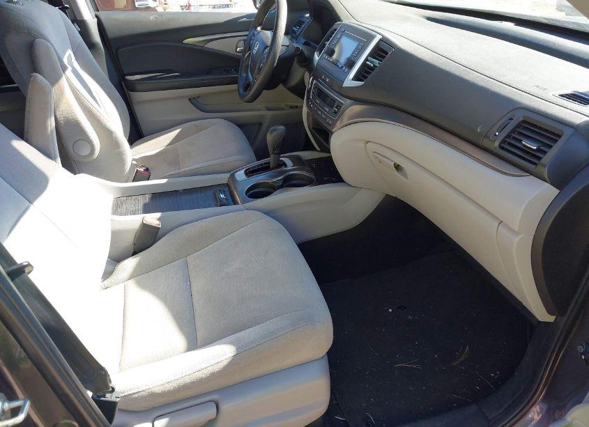 Photo 5 of 2016 Honda Pilot LX (VIN 5FNYF6H13GB079158)