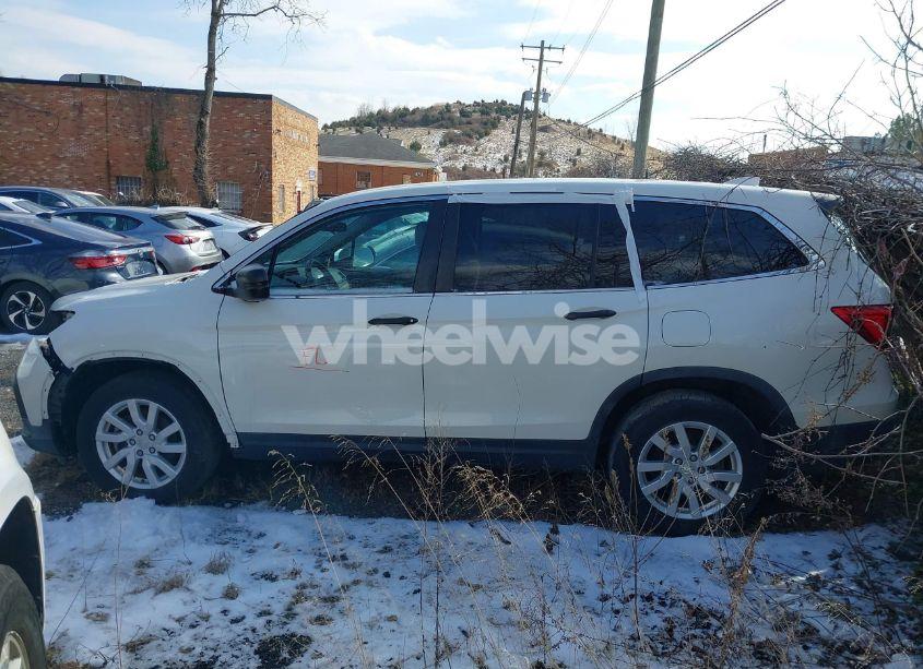 Photo 15 of 2019 Honda Pilot LX (VIN 5FNYF6H14KB037042)
