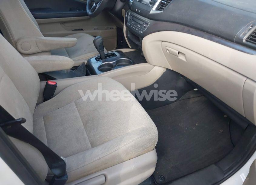 Photo 5 of 2019 Honda Pilot LX (VIN 5FNYF6H14KB037042)