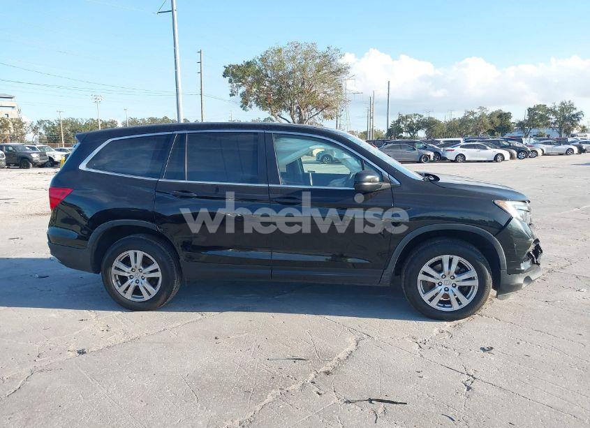 Photo 14 of 2018 Honda Pilot LX (VIN 5FNYF6H15JB054172)