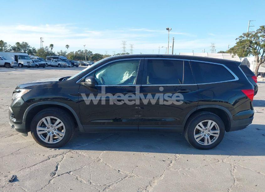 Photo 15 of 2018 Honda Pilot LX (VIN 5FNYF6H15JB054172)