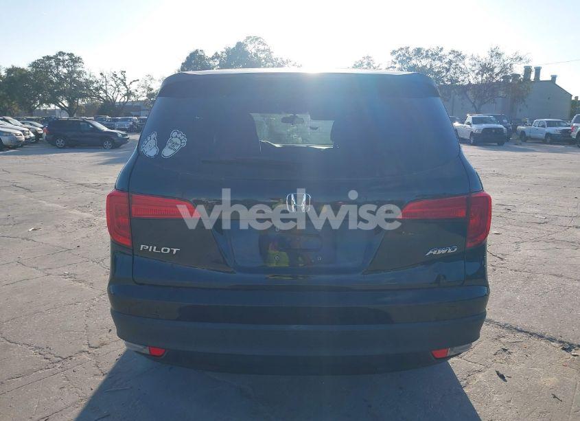 Photo 17 of 2018 Honda Pilot LX (VIN 5FNYF6H15JB054172)