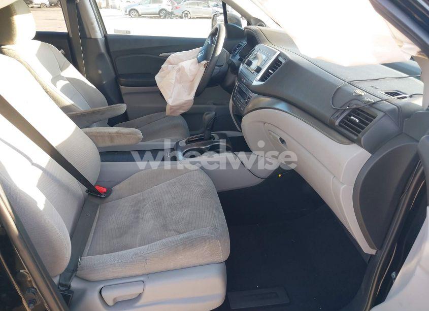 Photo 5 of 2018 Honda Pilot LX (VIN 5FNYF6H15JB054172)