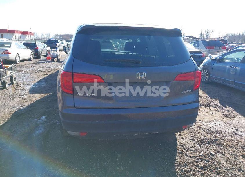 Photo 16 of 2018 Honda Pilot LX (VIN 5FNYF6H15JB066001)