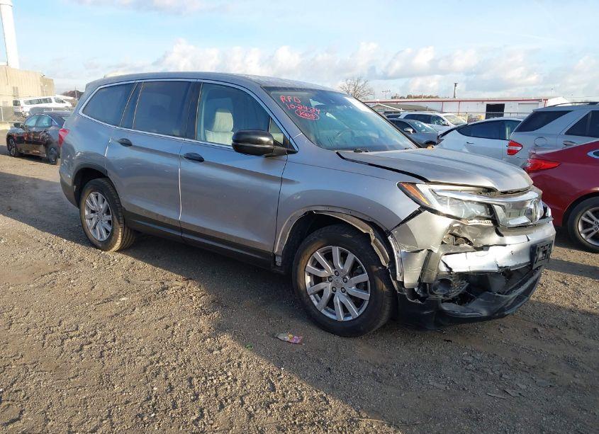 2019 Honda Pilot LX (VIN 5FNYF6H15KB026552) main photo