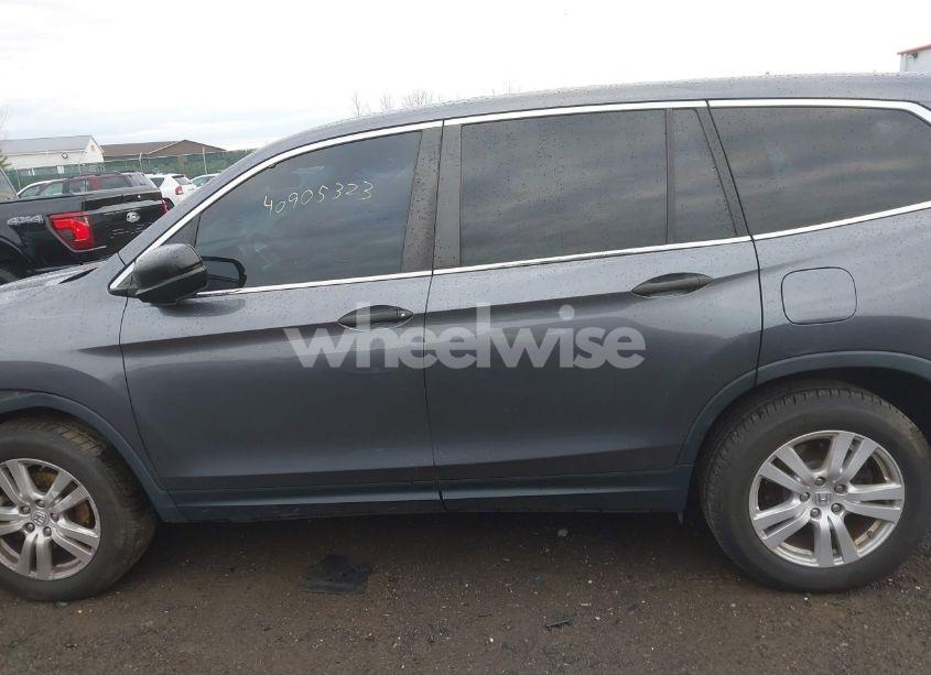 Photo 15 of 2018 Honda Pilot LX (VIN 5FNYF6H16JB044122)