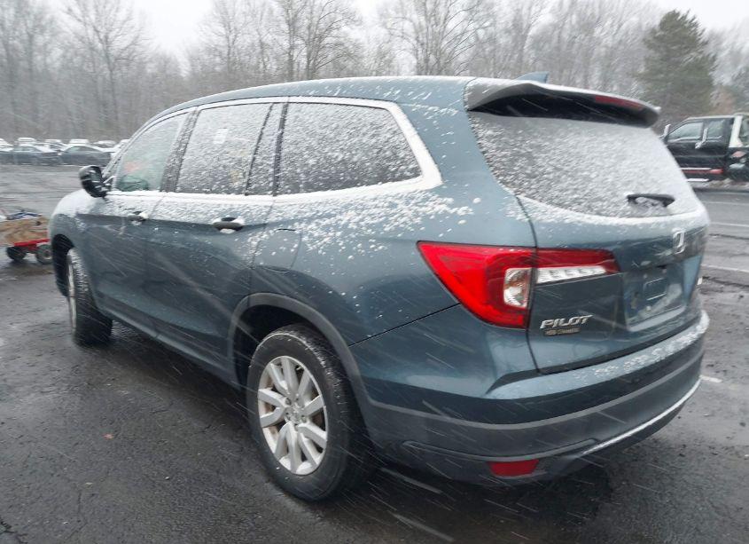 Photo 3 of 2019 Honda Pilot LX (VIN 5FNYF6H16KB098943)