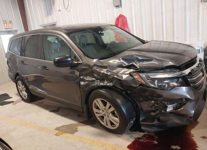 Photo 13 of 2017 Honda Pilot LX (VIN 5FNYF6H17HB016839)