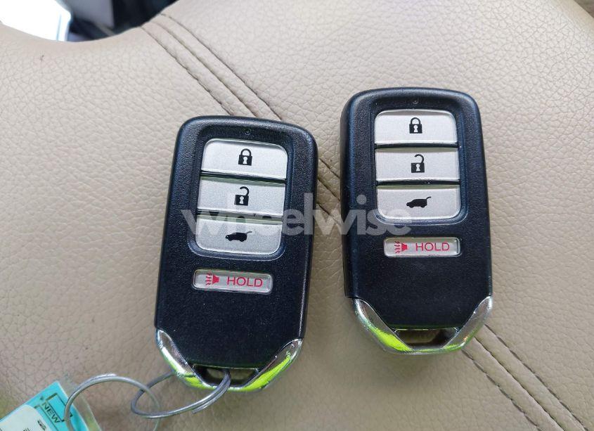 Photo 11 of 2019 Honda Pilot LX (VIN 5FNYF6H17KB086820)