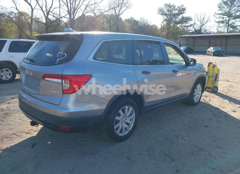 Photo 4 of 2019 Honda Pilot LX (VIN 5FNYF6H17KB086820)