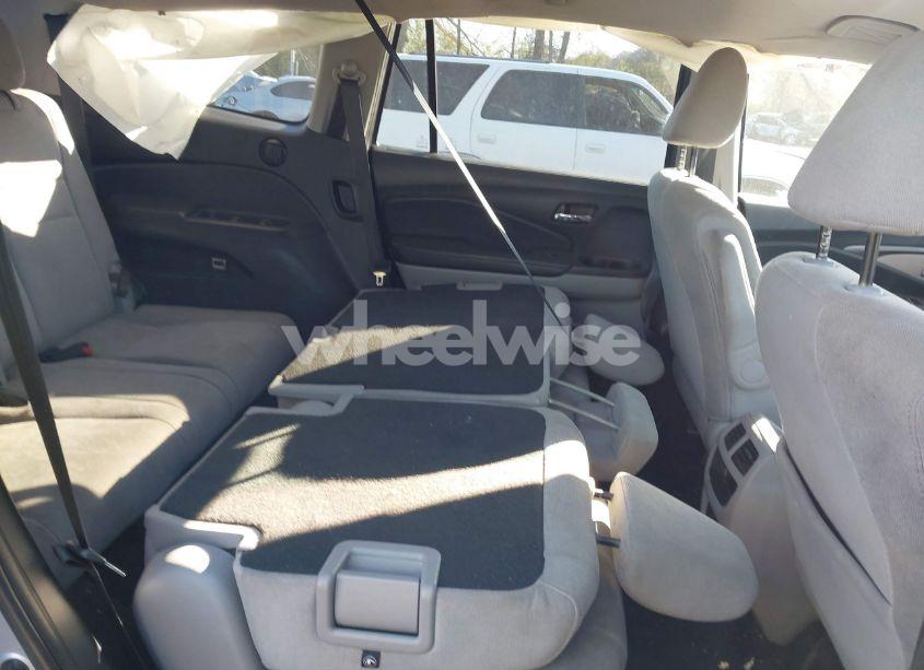 Photo 8 of 2019 Honda Pilot LX (VIN 5FNYF6H17KB086820)