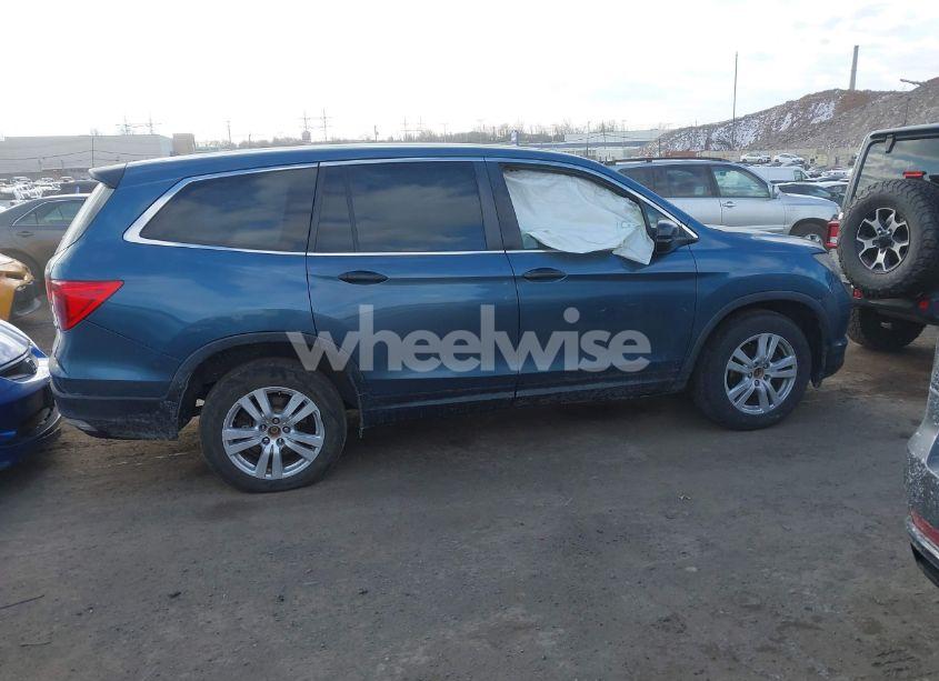 Photo 13 of 2016 Honda Pilot LX (VIN 5FNYF6H18GB041294)