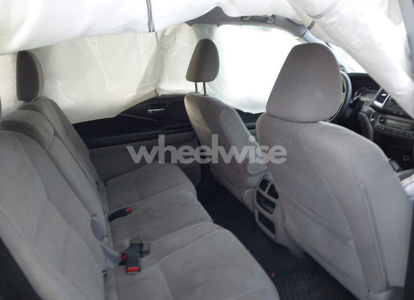 Photo 8 of 2016 Honda Pilot LX (VIN 5FNYF6H18GB041294)