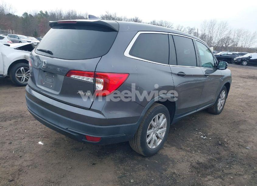 Photo 4 of 2019 Honda Pilot LX (VIN 5FNYF6H19KB046285)