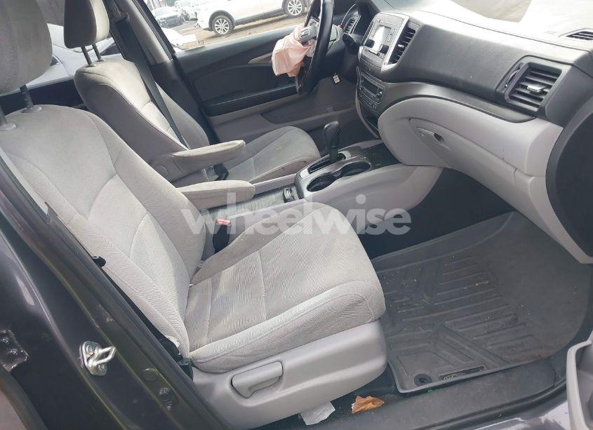 Photo 5 of 2019 Honda Pilot LX (VIN 5FNYF6H19KB046285)