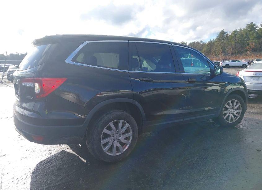 Photo 13 of 2019 Honda Pilot LX (VIN 5FNYF6H19KB048103)