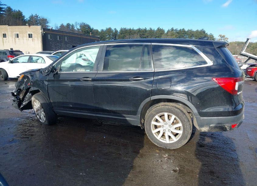 Photo 14 of 2019 Honda Pilot LX (VIN 5FNYF6H19KB048103)