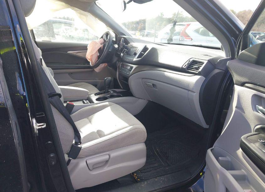 Photo 5 of 2019 Honda Pilot LX (VIN 5FNYF6H19KB048103)