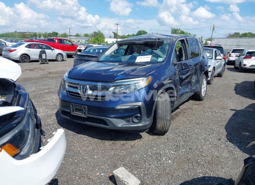 Photo 2 of 2019 Honda Pilot LX (VIN 5FNYF6H19KB077231)