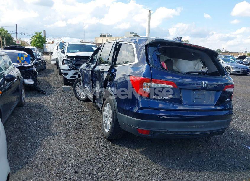 Photo 3 of 2019 Honda Pilot LX (VIN 5FNYF6H19KB077231)