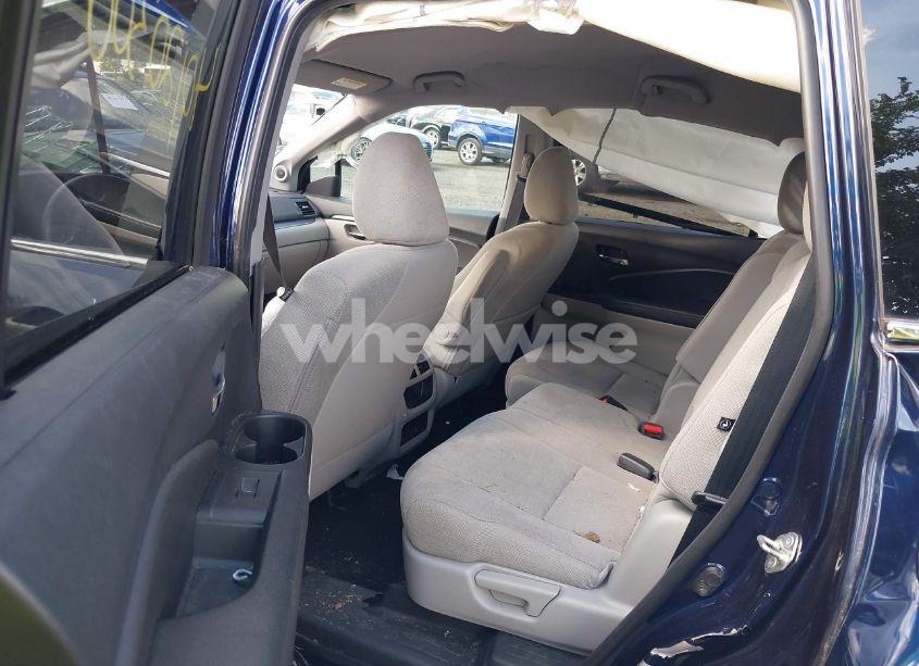 Photo 8 of 2019 Honda Pilot LX (VIN 5FNYF6H19KB077231)