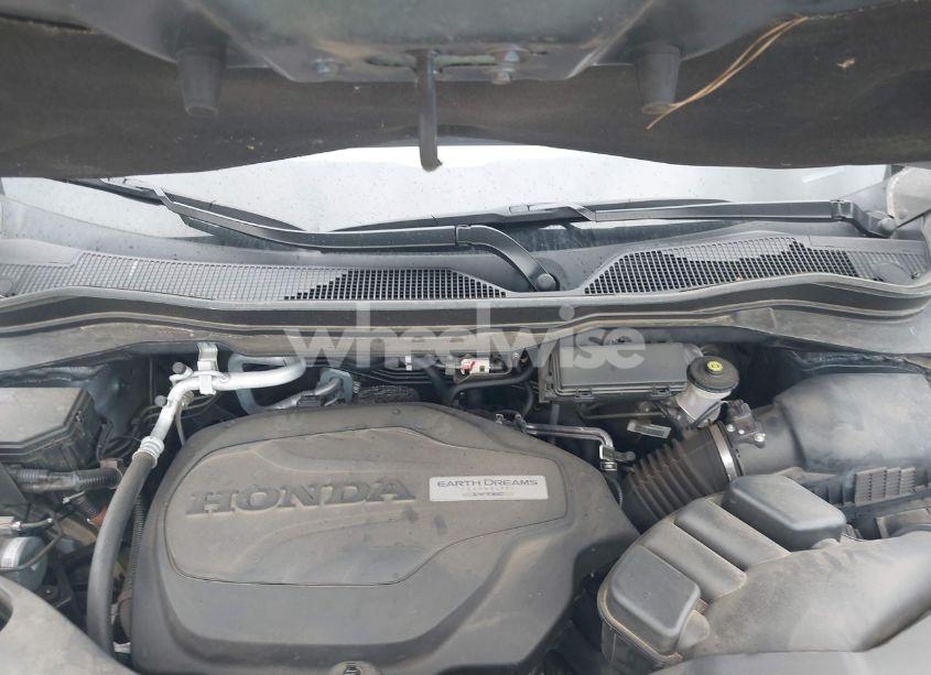 Photo 10 of 2019 Honda Pilot LX (VIN 5FNYF6H19KB082025)