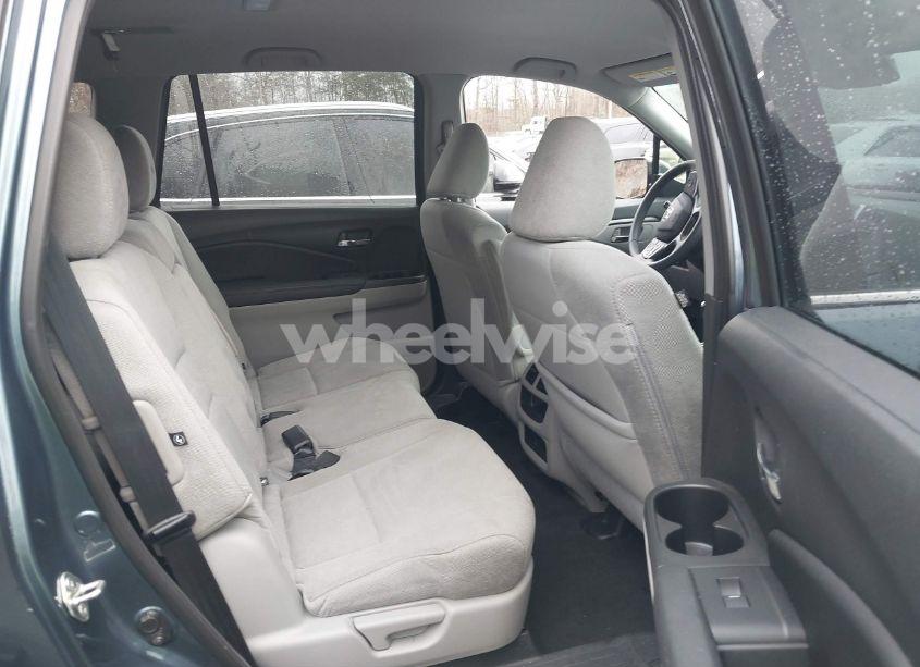 Photo 8 of 2019 Honda Pilot LX (VIN 5FNYF6H19KB095647)