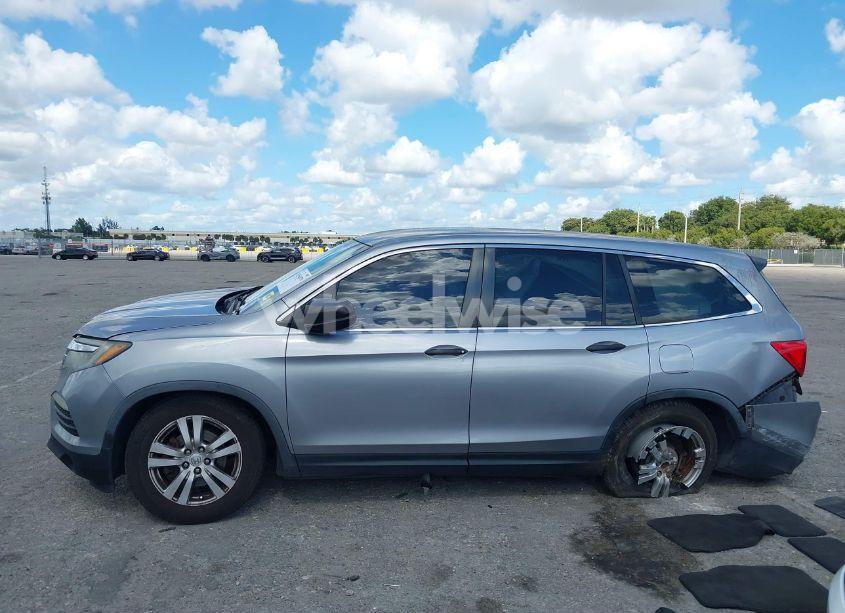 Photo 14 of 2016 Honda Pilot LX (VIN 5FNYF6H1XGB099987)