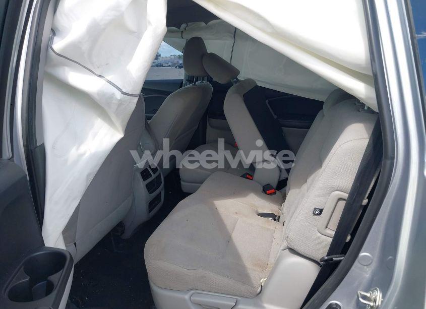 Photo 8 of 2016 Honda Pilot LX (VIN 5FNYF6H1XGB099987)