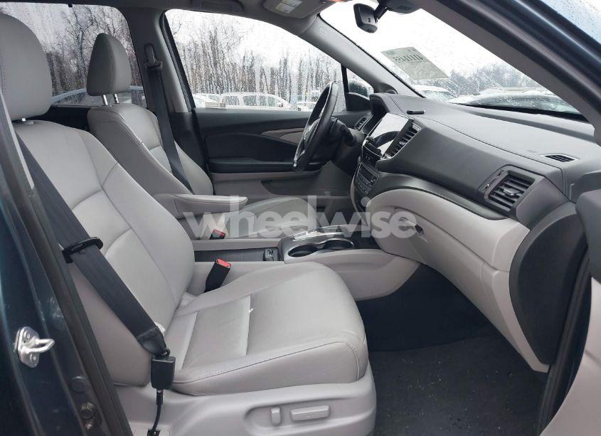 Photo 5 of 2021 Honda Pilot AWD SPECIAL EDITION (VIN 5FNYF6H20MB034747)