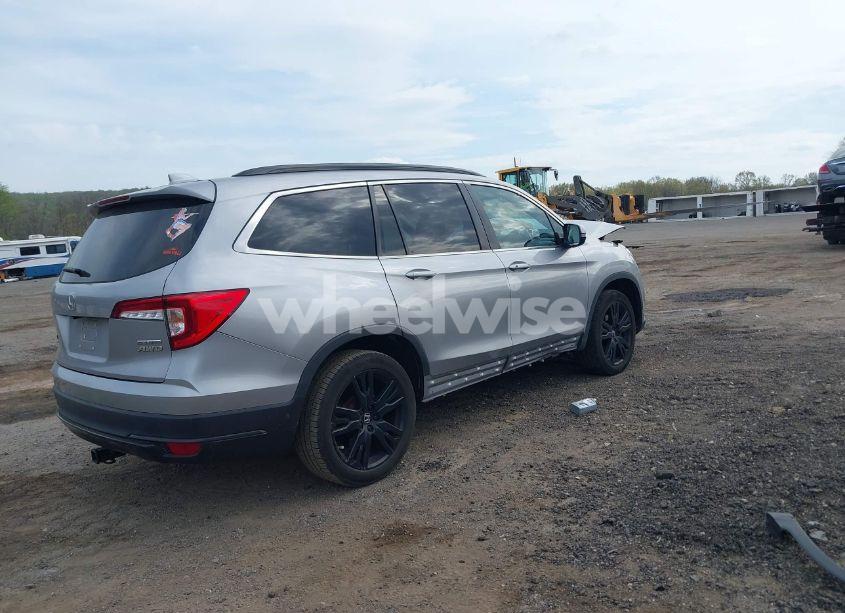 Photo 4 of 2021 Honda Pilot AWD SPECIAL EDITION (VIN 5FNYF6H20MB061334)