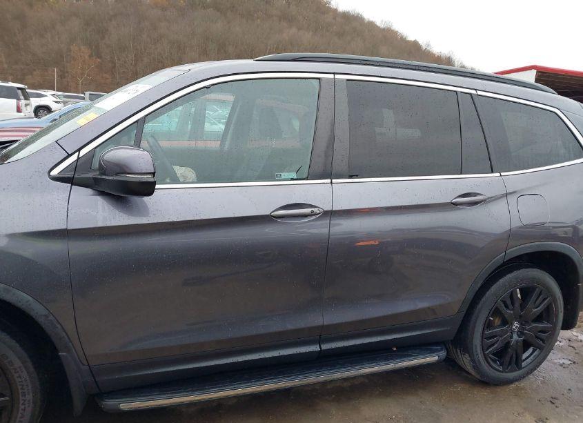 Photo 10 of 2021 Honda Pilot AWD SPECIAL EDITION (VIN 5FNYF6H22MB014502)