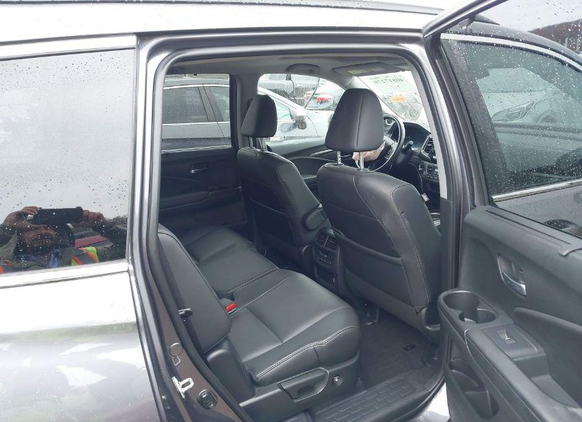 Photo 4 of 2021 Honda Pilot AWD SPECIAL EDITION (VIN 5FNYF6H22MB014502)