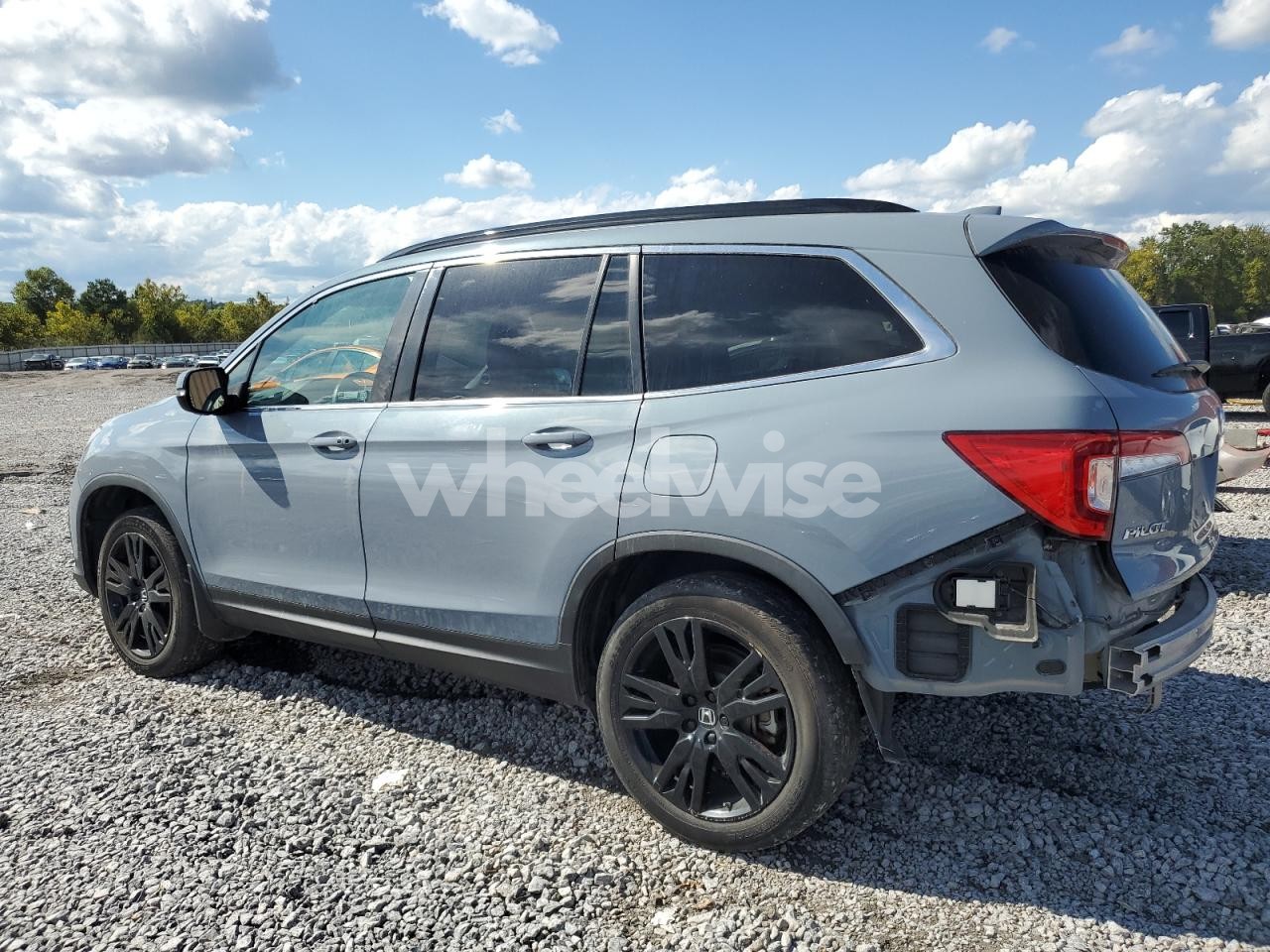 Photo 2 of 2022 HONDA PILOT SE (VIN 5FNYF6H23NB100239)