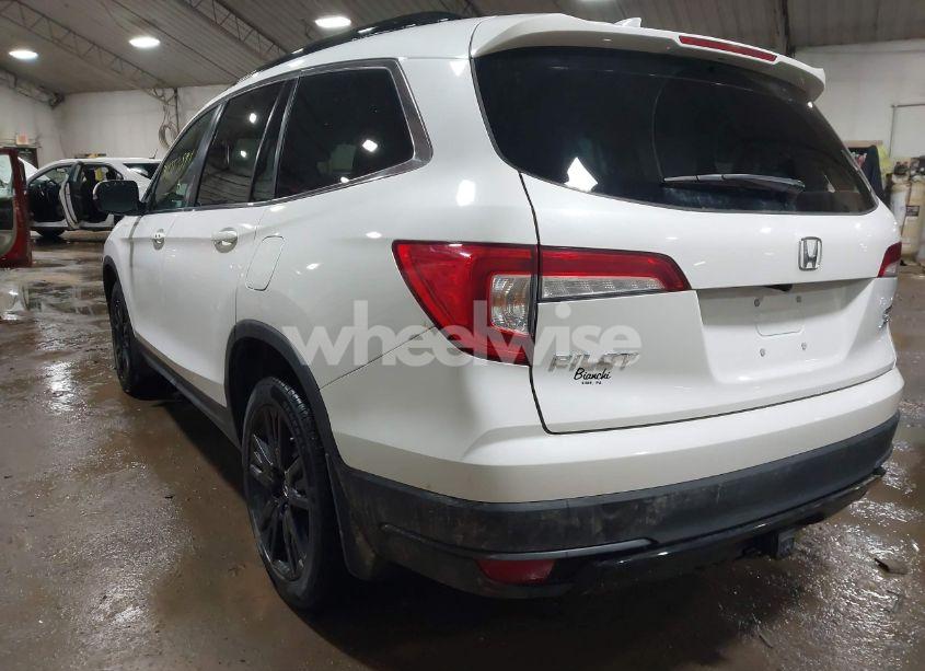 Photo 3 of 2022 Honda Pilot AWD SPECIAL EDITION (VIN 5FNYF6H24NB071351)