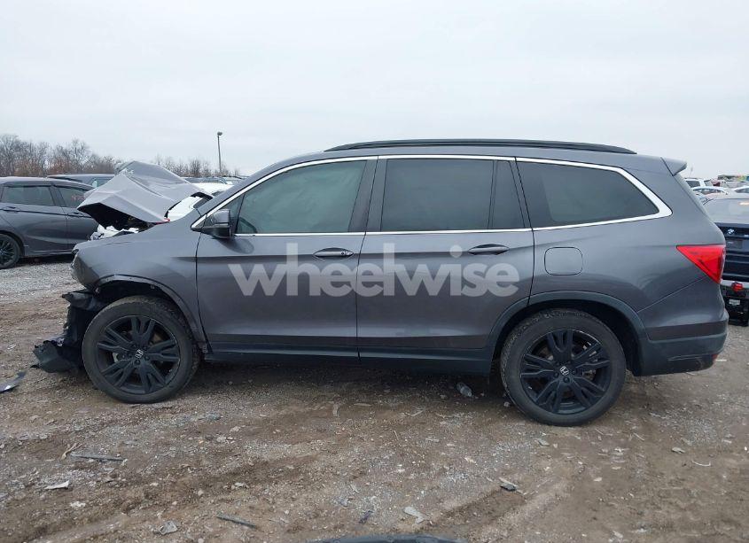 Photo 14 of 2021 Honda Pilot AWD SPECIAL EDITION (VIN 5FNYF6H26MB057899)