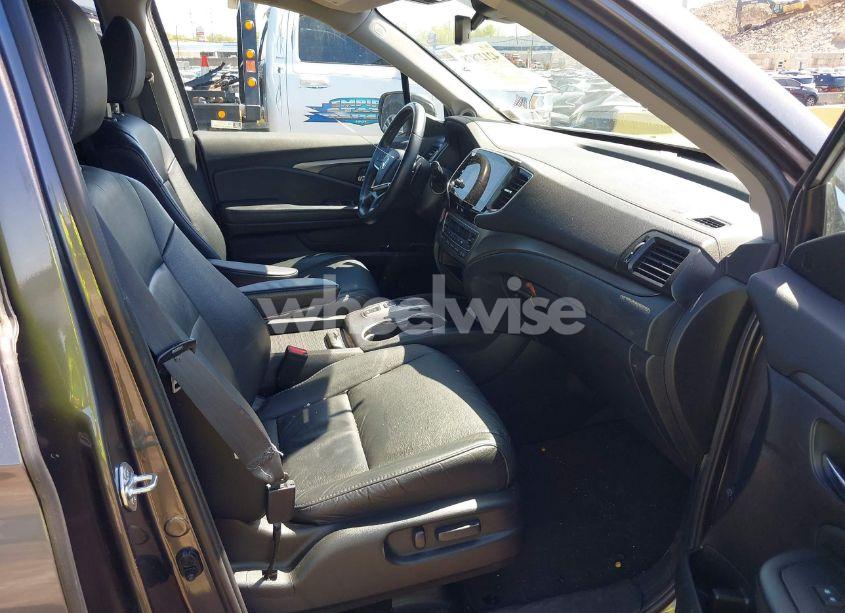 Photo 5 of 2021 Honda Pilot AWD SPECIAL EDITION (VIN 5FNYF6H27MB043638)