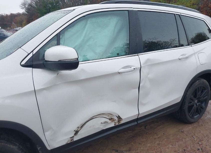 Photo 6 of 2021 Honda Pilot AWD SPECIAL EDITION (VIN 5FNYF6H28MB012186)