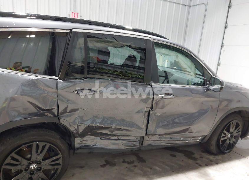 Photo 6 of 2021 Honda Pilot AWD SPECIAL EDITION (VIN 5FNYF6H28MB020868)