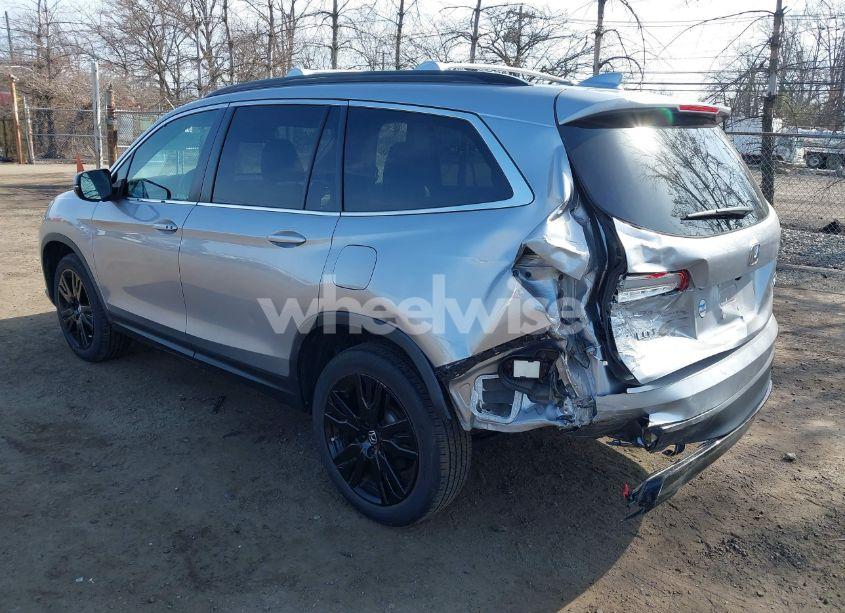Photo 3 of 2021 Honda Pilot AWD SPECIAL EDITION (VIN 5FNYF6H28MB066104)