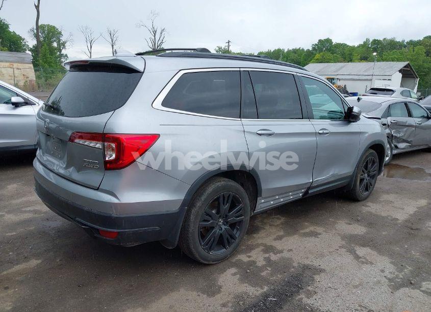 Photo 4 of 2021 Honda Pilot AWD SPECIAL EDITION (VIN 5FNYF6H28MB066328)