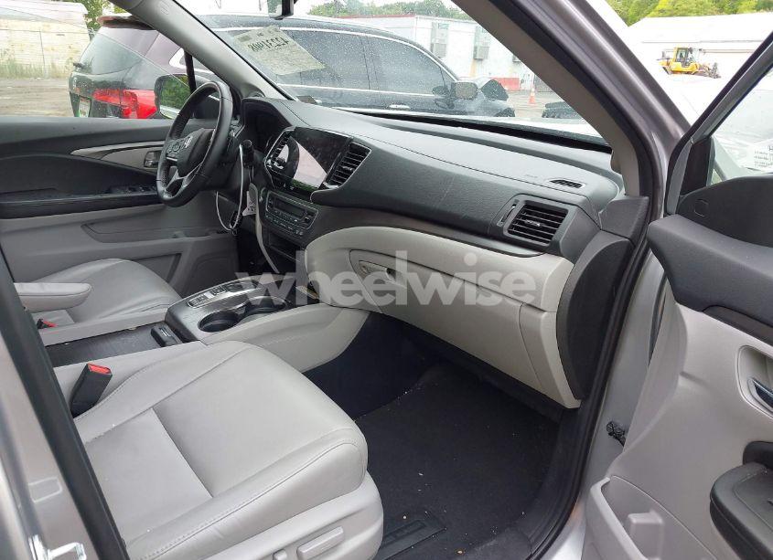 Photo 5 of 2021 Honda Pilot AWD SPECIAL EDITION (VIN 5FNYF6H28MB066328)