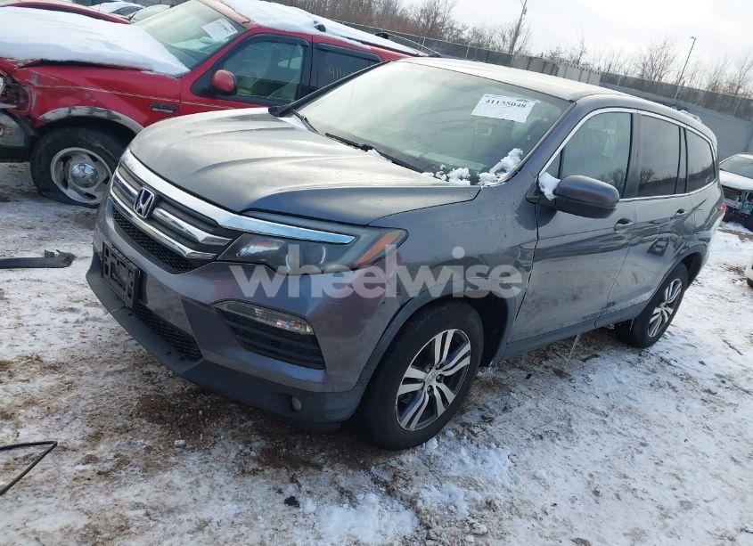 Photo 2 of 2016 Honda Pilot EX (VIN 5FNYF6H30GB029884)