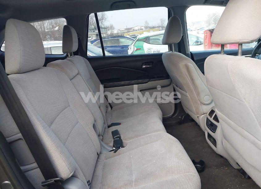 Photo 8 of 2016 Honda Pilot EX (VIN 5FNYF6H30GB029884)