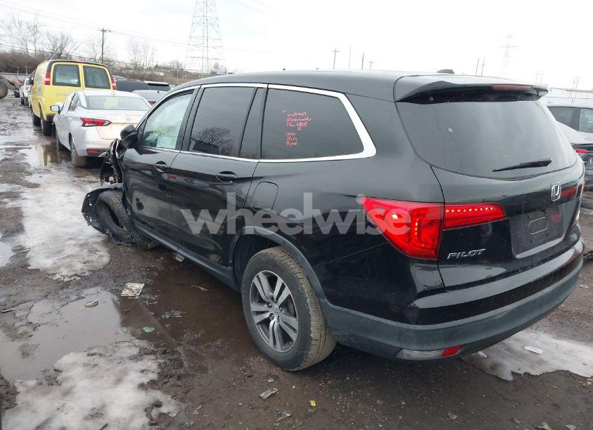 Photo 3 of 2016 Honda Pilot EX (VIN 5FNYF6H31GB117990)