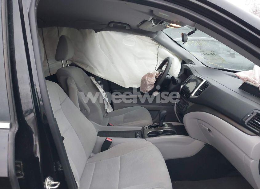 Photo 5 of 2016 Honda Pilot EX (VIN 5FNYF6H31GB117990)