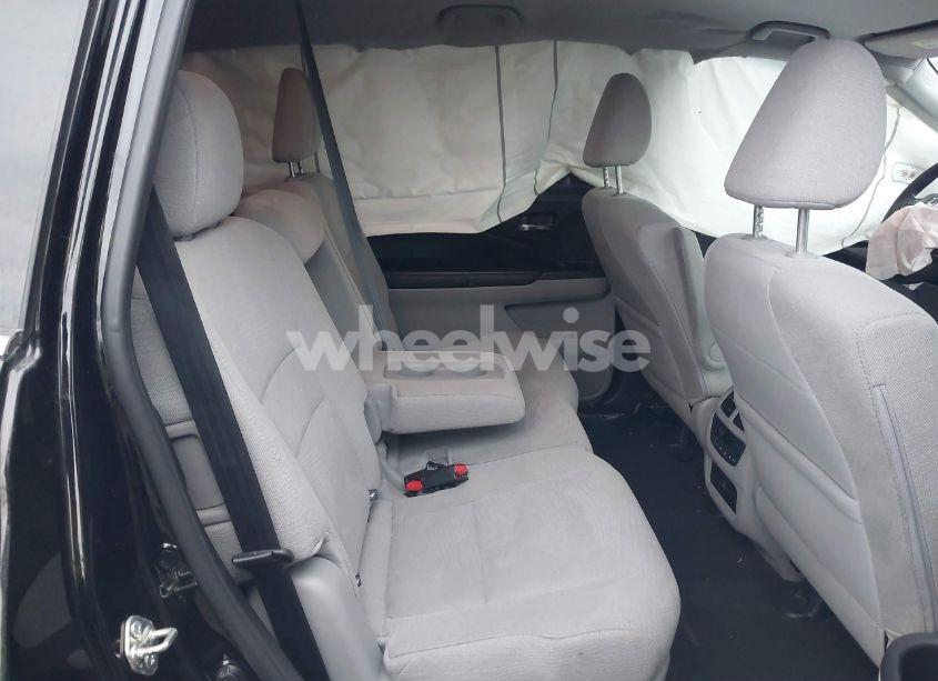 Photo 8 of 2016 Honda Pilot EX (VIN 5FNYF6H31GB117990)